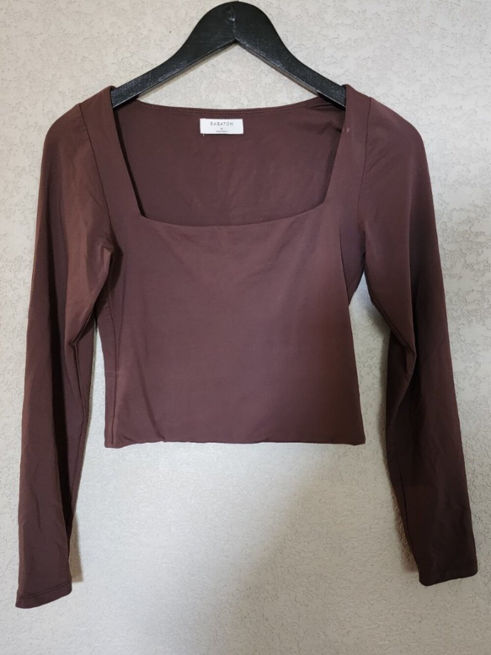 Aritzia Babaton long sleeve top size Medium